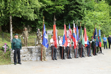 Spominska slovesnost v Češnjicah  (2)